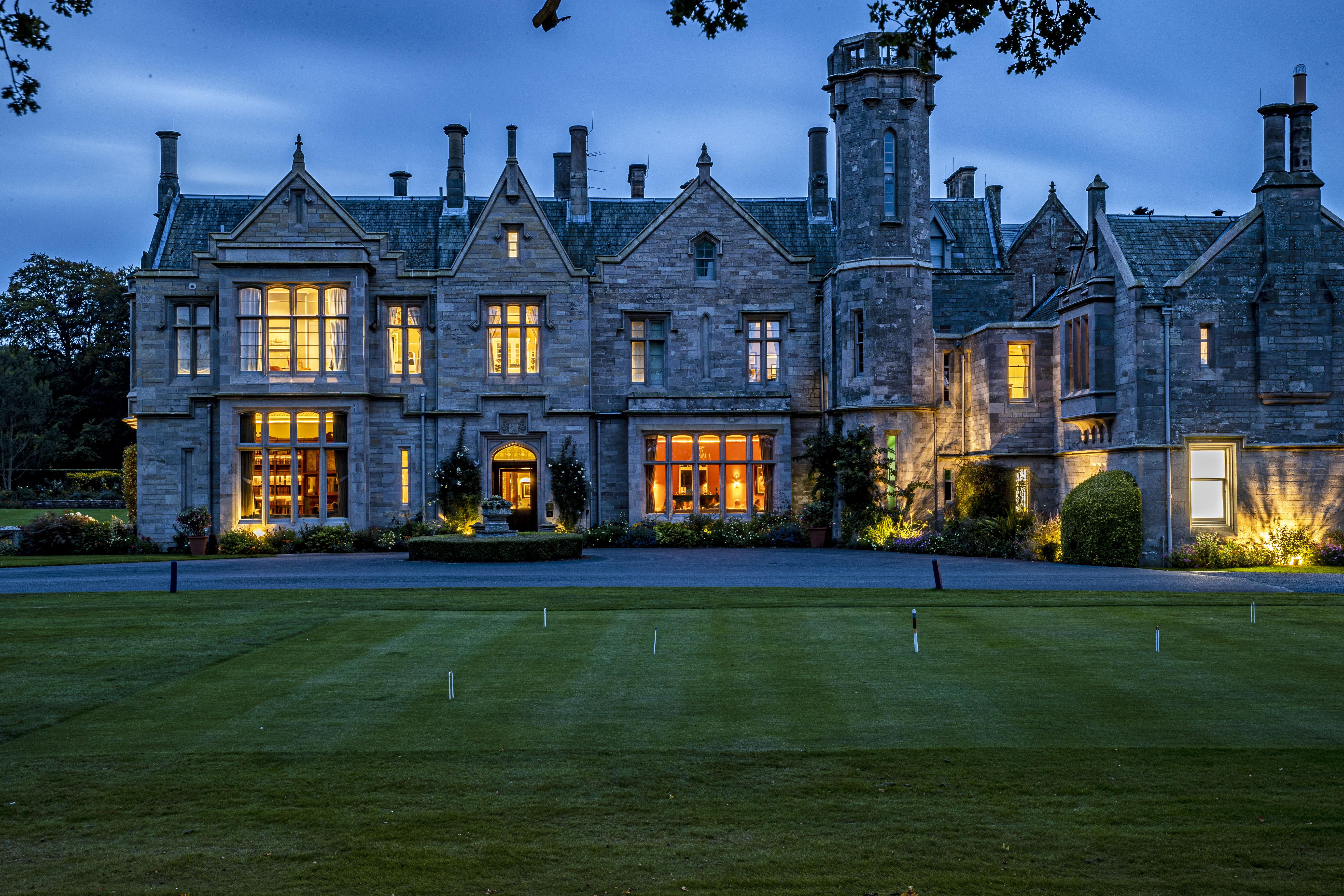 Schloss Roxburghe, Part Of Destination By Hyatt エクステリア 写真 The main house at night