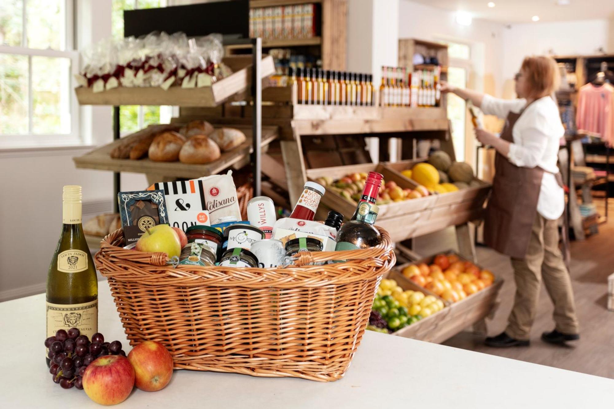Schloss Roxburghe, Part Of Destination By Hyatt エクステリア 写真 A typical shopping basket