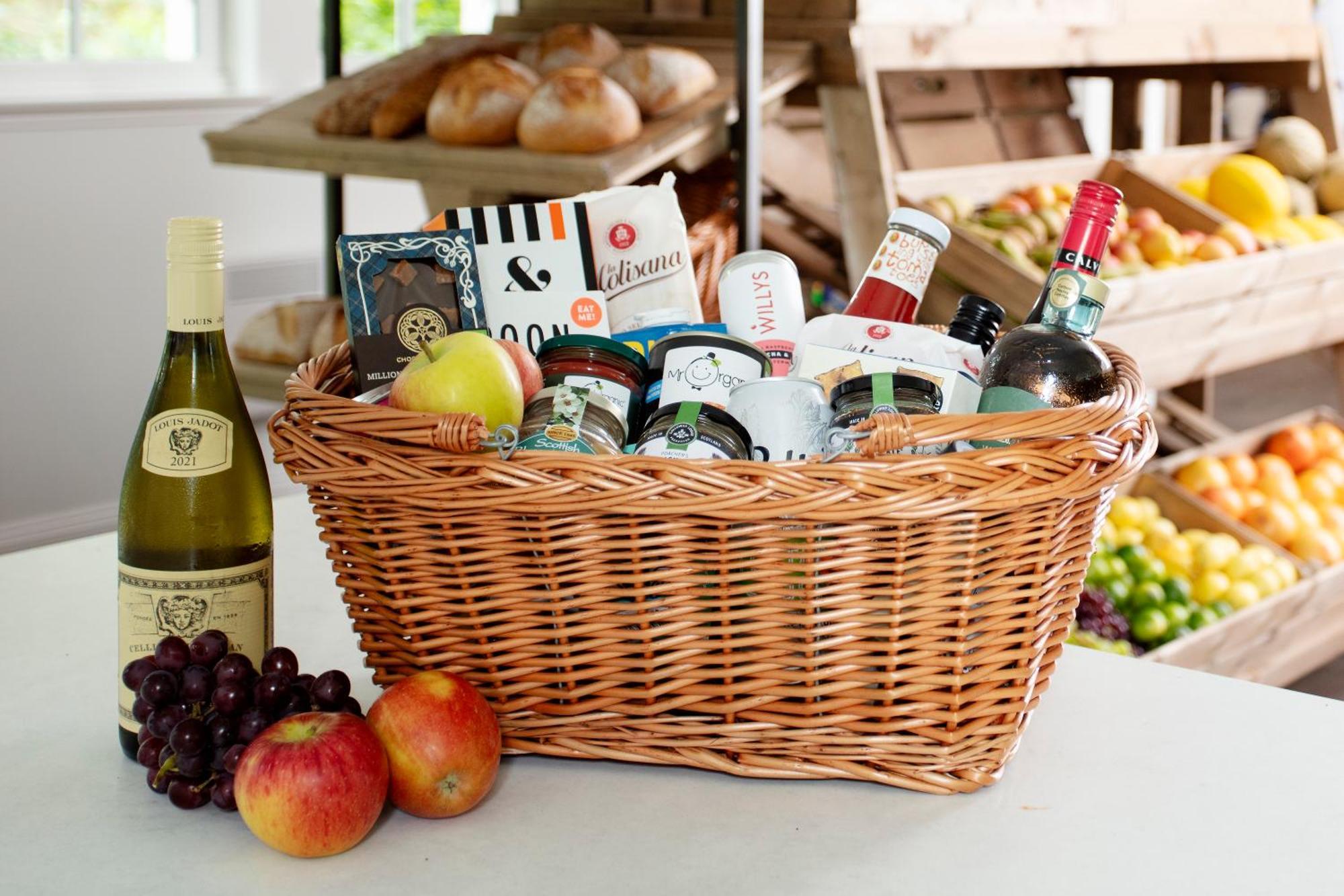 Schloss Roxburghe, Part Of Destination By Hyatt エクステリア 写真 A picnic basket