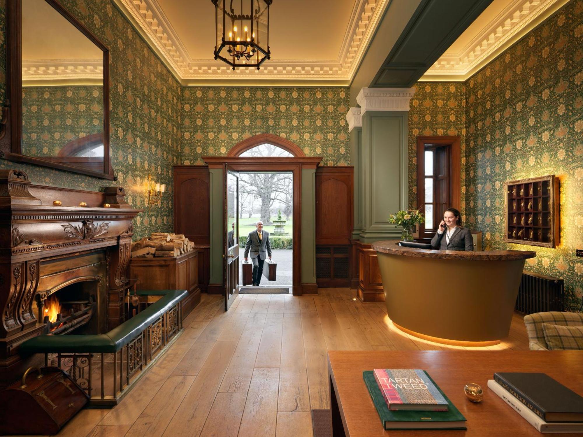 Schloss Roxburghe, Part Of Destination By Hyatt エクステリア 写真 The hotel's reception