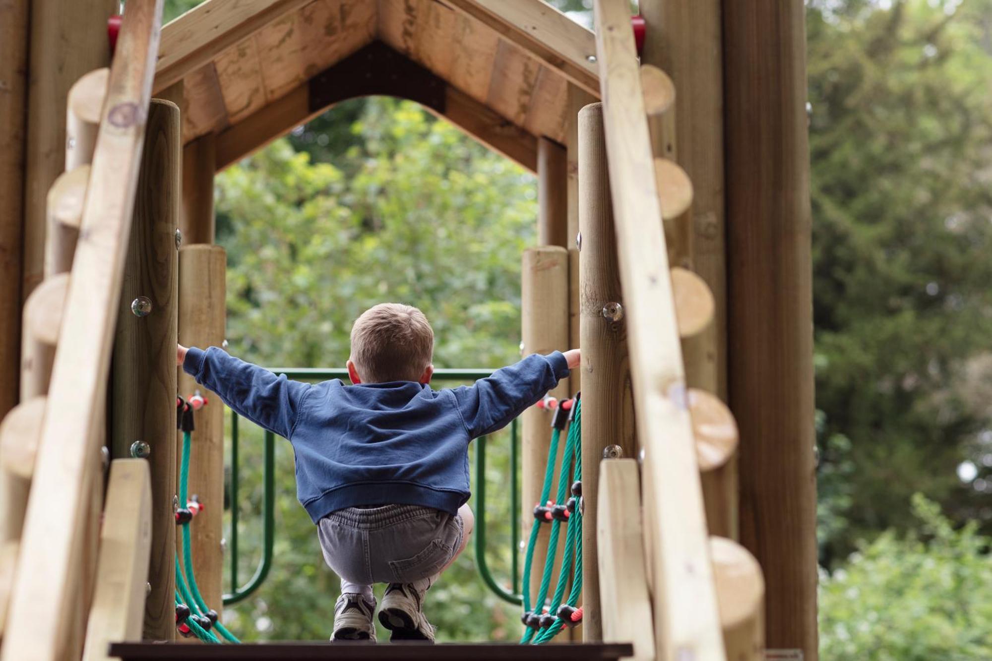 Schloss Roxburghe, Part Of Destination By Hyatt エクステリア 写真 Child playing on a climbing frame